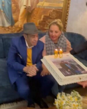 Ehsan Khajeamiri Instagram - مادر جان پدر عزیزم تولدتون مبارک در پناه خدا سالم و خوشحال باشین انشاالله، سایه تون رو سرم باشه دوستتون دارم ❤😘