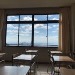 Eiji Akaso Instagram - こんにちは。 赤楚です。 最近はフェイスシールドを現場で使いまして、強風でシールドが顔にバチバチ当たって面白いなぁと思いました。 そしてカメラロールはマネージャーさんに送る検温の写真しか撮ってないので画面いっぱいシュールな感じになっています。 と言うことで#ふりふら思い出フィルム を。 これ去年の撮影してた頃ですね。 とてもイイカンジ⤴️です。 ではまた！