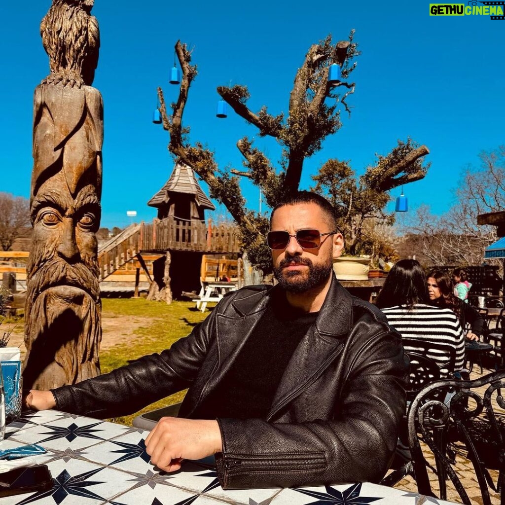 Ekin Mert Daymaz Instagram - 🌞’i yakaladık. İyi pazarlar #günün şarkısını saldım#