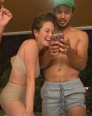 Ellen Adarna Instagram - Name: Derek Arthur Ramsay 
Gender : Male
Relationship Status : Married
Age : IMMATURE
Zodiac Sign : Sagittarius
Chinese Zodiac : Dragon

Happy Immature Birthday My Love 😂! My GOR! 🎁🎊🎂❤️🎈😘 I love you soooo very very very much! You make me feel young 😂, happy, content, lucky and blessed #wow 😍🥰 @ramsayderek07