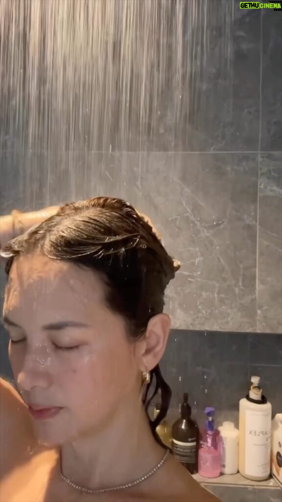 Ellen Adarna Instagram - The Radiancy and smoothness of my skin starts in the shower with @celestialskinph Jupiter Body Wash 🥰 https://s.lazada.com.ph/s.RhMOv