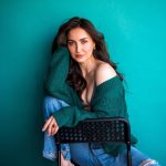 Elli AvrRam Instagram - I’ll be your Oldest Teenager Forever❤️🎶🥤 Photographed by @bharat_rawail . Styled by @bombaebyaisha H&M by @taskeen_c #elliavrram #yourstruly Mumbai, Maharashtra