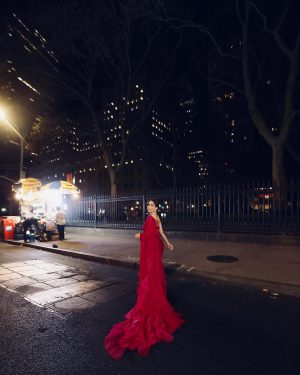 Elli AvrRam Instagram - Bollywood Vibes on New York Streets!
Videsi Desi Pardesi😎 Got it?
#NewYorkWithElli 

In @masumimewawallaofficial for @azafashions 
@masumimewawalla 
Hair & Makeup @brushedbyceliaaurora 
Photos by @mingfaichan .

#newyorkcity #newyork #manhattan #downtown #streetstyle #streetshot #bollywood #vibes #worldwide #elliavrram #yourstruly