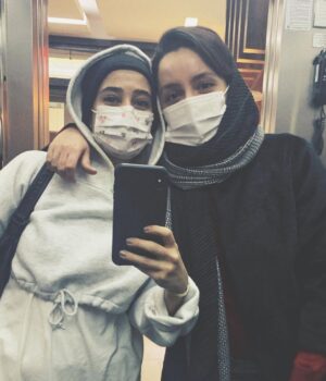 Elnaz Habibi Instagram - تولدت مبارک برگ گلم🍀🎂

@bayati__nazanin 💕