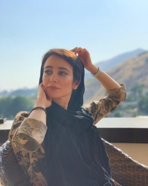 Elnaz Habibi Instagram - من 
از شلاق افكار تهى
بر خويش ميترسم...!
#سيمين_بهبهانى