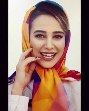 Elnaz Habibi Instagram - Makeup designer :
@azimfarayen ❤️

Makeup artist:
@saghi.sohrabmanesh ❤️

#رومینا