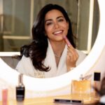 Emeraude Toubia Instagram - New obsession!! Juicy Tubes lipgloss! p.s. best kissing gloss 💋 Last day to shop 30% off my @lancomeofficial favorites! Link in bio ✨🤍 Los Angeles, California