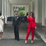 Emeraude Toubia Instagram - Painted it #WITHLOVE Red ❤️ at the White House! Beautiful day speaking to Latine & LGBTQIA+ stakeholders about the importance of inclusion in storytelling! Thank you @gloriakellett and the amazing team at @amazonstudios 🖤 White House Washigton DC