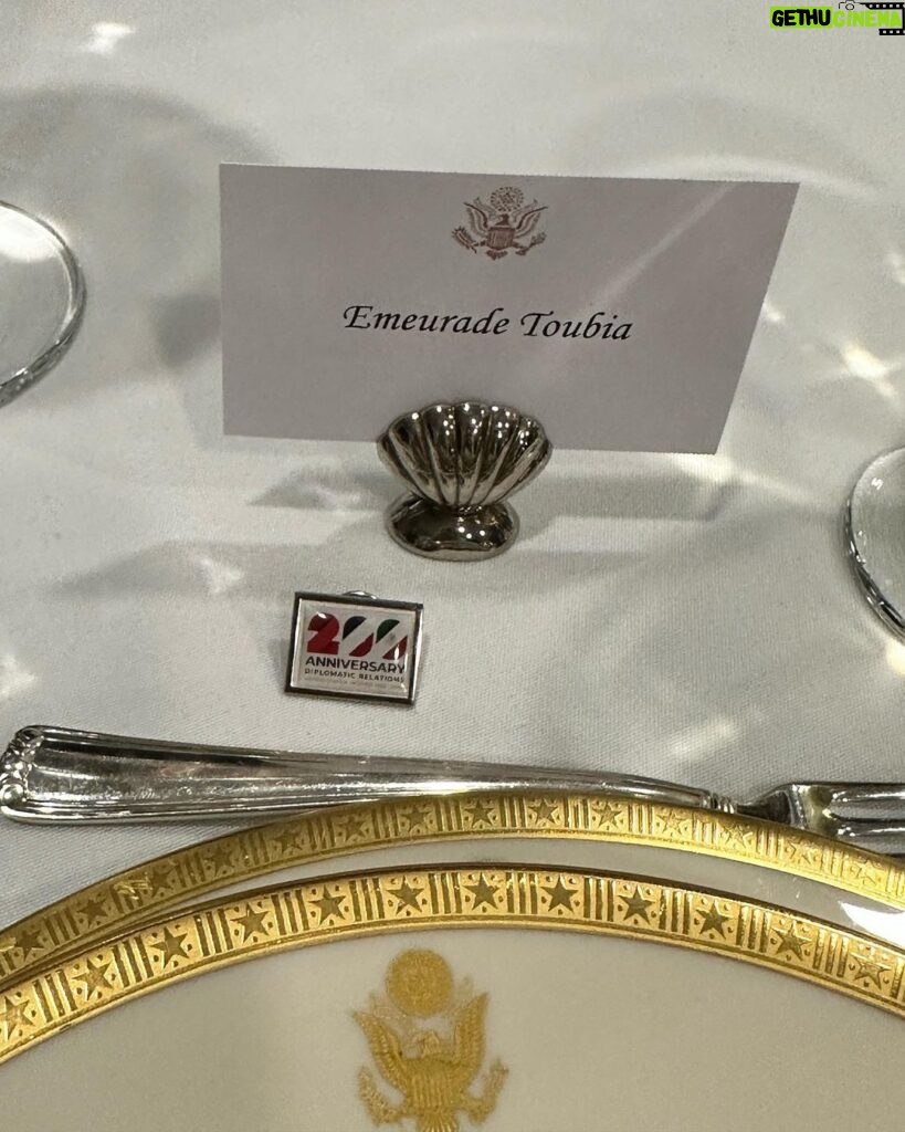 Emeraude Toubia Instagram - Celebrating the Mexico/USA Bicentennial! The panoply of life that is Mexico City: from Bad Bunny at Estadio Azteca to exquisite dinners at the Embassy, Frida Kahlo to Palacio Nacional to street tacos! And the generous, visionary people who made this event so exciting. We must continue to appreciate and celebrate every day to strengthen this international relationship, this bond between peoples. Thank you Equis team for making this trip unforgettable! Mexico City, Mexico