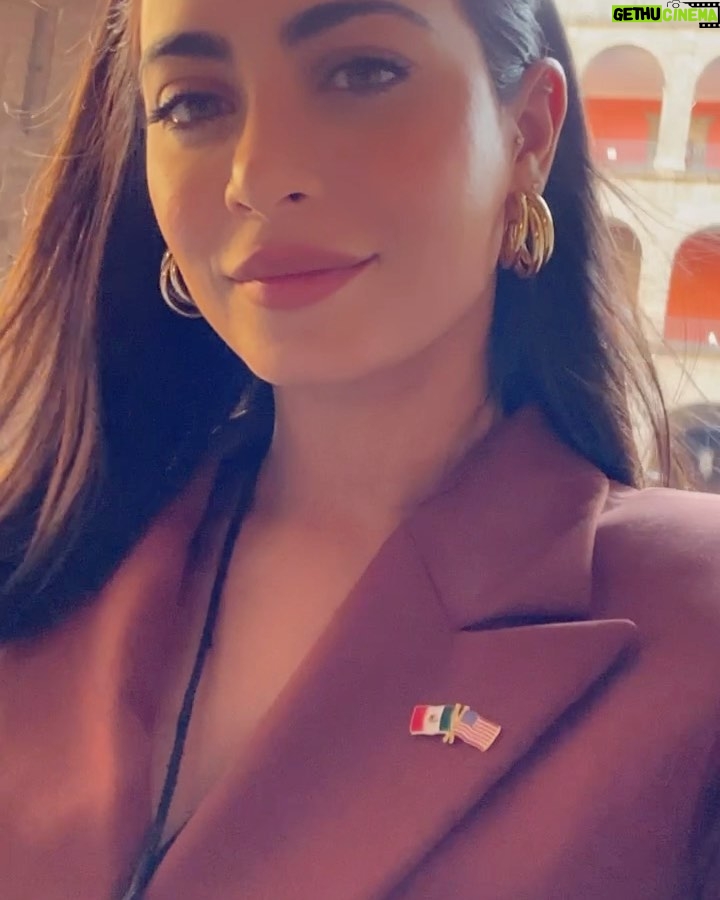 Emeraude Toubia Instagram - Celebrating the Mexico/USA Bicentennial! The panoply of life that is Mexico City: from Bad Bunny at Estadio Azteca to exquisite dinners at the Embassy, Frida Kahlo to Palacio Nacional to street tacos! And the generous, visionary people who made this event so exciting. We must continue to appreciate and celebrate every day to strengthen this international relationship, this bond between peoples. Thank you Equis team for making this trip unforgettable! Mexico City, Mexico