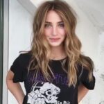 Emily Rudd Instagram - after a fresh cut and gloss with @salsalhair & @mizzchoi 💜