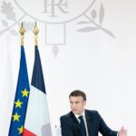 Emmanuel Macron Instagram - Chaque génération de Français doit apprendre ce que la République veut dire : une Histoire, des devoirs, des droits, un imaginaire ; le sens profond du respect et de l’engagement.