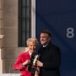 Emmanuel Macron Instagram – Le progrès des droits des femmes est le progrès des droits de l’Homme. Place Vendôme