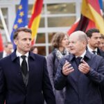 Emmanuel Macron Instagram - Deutschland und Frankreich stehen in diesen dunklen Stunden gemeinsam an der Seite des israelischen Volkes. Den Kampf gegen den Terrorismus werden wir gemeinsam mit Israel und unseren Verbündeten weiterführen. Hass wird nicht siegen. —- L'Allemagne et la France se tiennent ensemble aux côtés du peuple israélien dans ce moment tragique. La lutte contre le terrorisme est une cause commune que nous continuerons de porter avec Israël, avec tous nos alliés et partenaires. La haine ne vaincra pas. —- Germany and France stand shoulder to shoulder with the Israeli people in these dark hours. The fight against terrorism is a common cause that we will continue to pursue together with Israel and all our allies and partners. Hate will not win. . . . #Israel Hamburg, Germany
