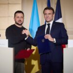 Emmanuel Macron Instagram - Les Ukrainiens se battent non seulement pour leur liberté, mais aussi pour la sécurité de l’Europe. La France et l’Ukraine sont déterminées à faire échec à la guerre d’agression de la Russie. L’engagement de la France aux côtés de l’Ukraine ne faiblira pas. C’est l’objet de l’accord que nous avons conclu ce soir. 🇫🇷🇺🇦 ____ Українці борються не лише за свою свободу, але і за безпеку Європи. Україна та Франція разом твердо налаштовані завдати поразки загарбницькій війні Росії. Відданість Франції Україні не похитнеться. Саме в цьому полягає мета угоди, яку ми уклали сьогодні ввечері. 🇫🇷🇺🇦 ____ Ukrainians are fighting not only for their freedom, but also for European security. France and Ukraine, together, are determined to defeat Russia’s war of aggression. France’s commitment to Ukraine will not waver. That is the purpose of the agreement we have concluded this evening. 🇫🇷🇺🇦
