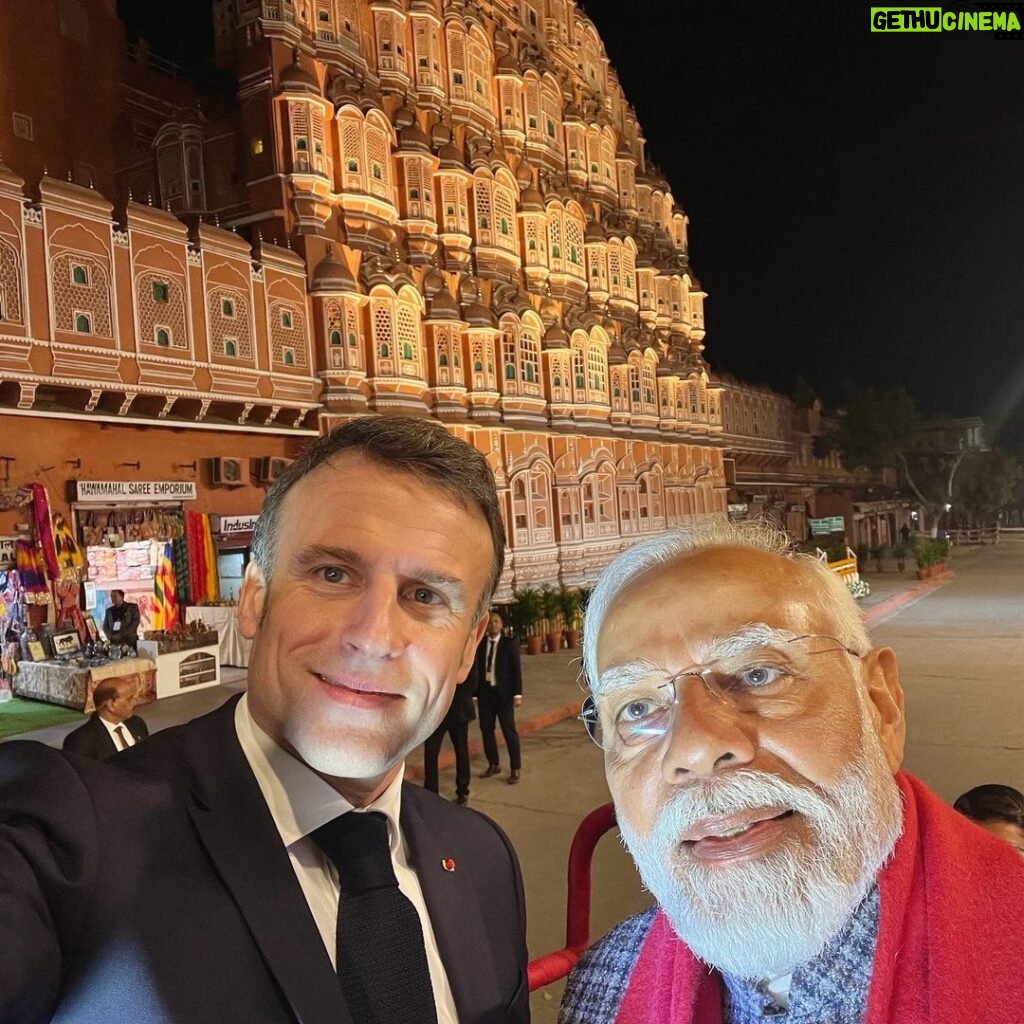 Emmanuel Macron Instagram - My dear friend @NarendraModi, Indian people, My warmest wishes on your Republic Day. Happy and proud to be with you. Let’s celebrate! Jaipur