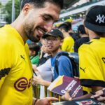 Emre Can Instagram - Always great meeting you guys from around the world! We are blessed with your support 🙏⚫️🟡 #weCan Singapore
