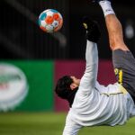 Emre Can Instagram - When football meets flexibility 💥 #EC23
