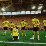 Emre Can Instagram - Dieses Jahr war für uns und unsere Fans sicher nicht einfach. Es war ein Wechselbad der Gefühle. Wir als Mannschaft suchen die Ursachen nicht bei anderen, sondern werden unser Bestes geben, die Fehler der Vergangenheit zu korrigieren und unseren Fans wieder mehr Freude zu bereiten. Vielen Dank für eure Treue und die Kraft, die ihr uns gebt. Ich wünsche euch allen ein gesundes und erfolgreiches neues Jahr 💪🏽 2024 wird ⚫️🟡 #weCan #EC23