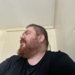 Emre Mutlu Instagram - Vatandaşa başka iş arkadaşına başka triplerde takılan memur.