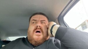 Emre Mutlu Instagram - Bütün hevesinin içine s*çan patavatsız.