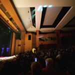 Emre Mutlu Instagram - Bana yılın en iyi ulusal radyocusu ödülünü layık görerek oyunu “Emre Mutlu Show”dan yana kullanan herkese sonsuz teşekkürler. Ve teşekkürler 🎧🎤