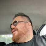 Emre Mutlu Instagram - Semt abisi Sezgin yara almış.. Sezginin Söylediği tüm cümleleri kayıt altına alınız, çünkü muhtemelen çalınacak... 😉 #semtabisisezgin