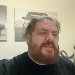 Emre Mutlu Instagram - Oğluyla arkadaş gibi olmaya çalı....