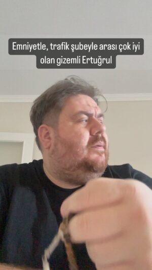 Emre Mutlu Instagram - Emniyetle, trafik şubeyle arası çok iyi olan gizemli Ertuğrul. 
W/ @burakkaydinnnnn