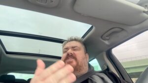 Emre Mutlu Instagram - Millet kazaya bakarken trafiği tıkıyor abi deyip….