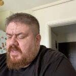 Emre Mutlu Instagram - Çok sağlam çevresi olan eski özel güvenlik Cemkut.