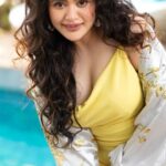 Ena Saha Instagram - 😝😝😝😝😝 #enasaha #photooftheday #photoshoot #actress #dress #trending #statement #tollywood #tollywoodonline #outfitoftheday #actorslife #home #sunset #light #explorepage #explore #t2puparazzi