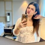 Ena Saha Instagram - Embrace the glorious mess that you are!!! I embrace it more now Thanks to my nutritionist @nurturebyshikha.agarwal #mirror #selfie #selflove #explore #love #enasaha #confidence #me