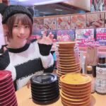 Enako Instagram - スシローで1万円分食べる動画🍣 たくさん食べました🥰美味しかった✨ https://youtu.be/KAKtvz6cjkg
