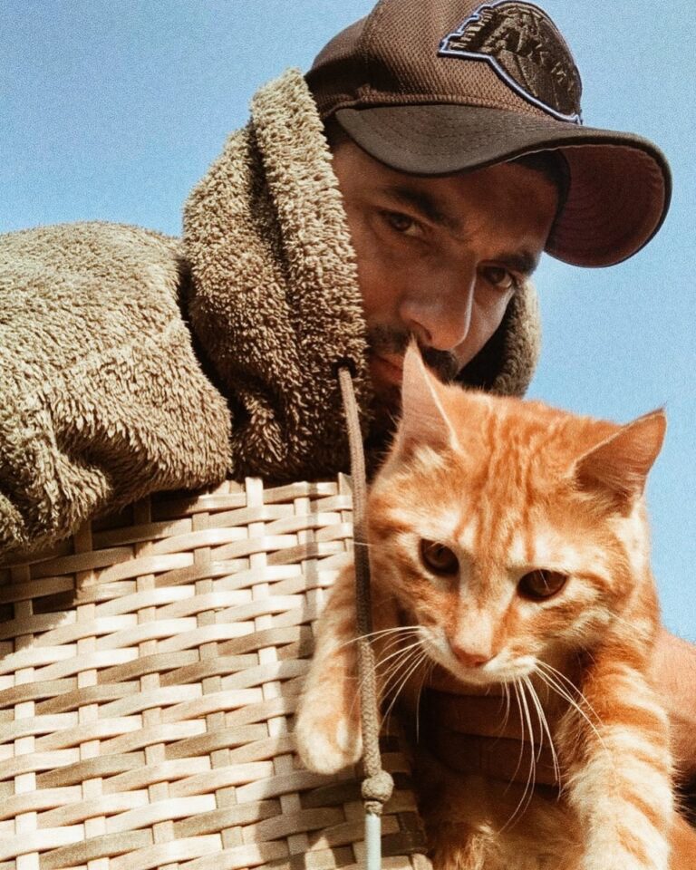 Engin Akyürek Instagram - Ben geldim 🙋🏽‍♂️