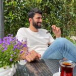 Engin Akyürek Instagram - Çay içtiğiniz cümleleriniz olsun