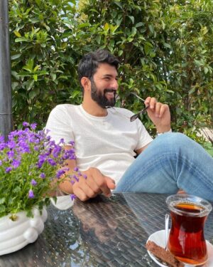 Engin Akyürek Instagram - Çay içtiğiniz cümleleriniz olsun