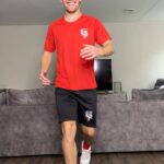 Enzo Knol Instagram - We zijn er helemaal klaar voor, jij ook?! Nog 2 dagen tot de Enzolympics live show!! Laatste tickets zijn te verkrijgen via de link in mijn bio 💪🏼
