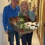 Enzo Knol Instagram - Deze foto’s & filmpjes laten zien hoe close ik ben met mijn opa & oma. En met hoeveel plezier ik van kleins af aan tot nu mijn 30e langs ben gegaan. En ook zeker zal blijven doen. Alleen dan zonder opa. En dat doet zoveel pijn. Want het is ook zo snel gegaan. Gelukkig nog de kans gekregen om je meerdere keren te zien en mooie gesprekken te voeren, en zelfs nog te kunnen lachen. Zonder opa was er geen Enzo Knol, zonder opa was ik al lang verloren. Jij bent er altijd voor mij geweest en ik heb geprobeerd om zoveel mogelijk liefde terug te geven. Wat hebben we veel moois meegemaakt de afgelopen jaren. Ik hield je altijd op de hoogte van wat ik aan het doen was. En dan kreeg ik vaak als reactie terug dat je zo trots op me was en dat jij je verheugde om mij weer te zien in het mooie Assen. Samen met Myron natuurlijk. En daar verheugde wij ons ook op. Opa, je zal enorm gemist worden, door familie, vrienden, en ook zeker alle fans die gek op jou zijn geworden door alle YouTube jaren heen. Rust zacht ❤️