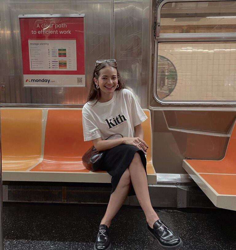 Enzy Storia Instagram - selamat pagi! 🦥 New York, New York