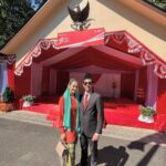 Enzy Storia Instagram - Senang bisa merayakan Hari Kemerdekaan Republik Indonesia di Washington DC, menggunakan salah satu baju adat Betawi ☺️🇮🇩