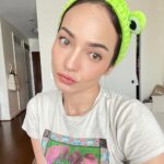 Enzy Storia Instagram - Hell-o