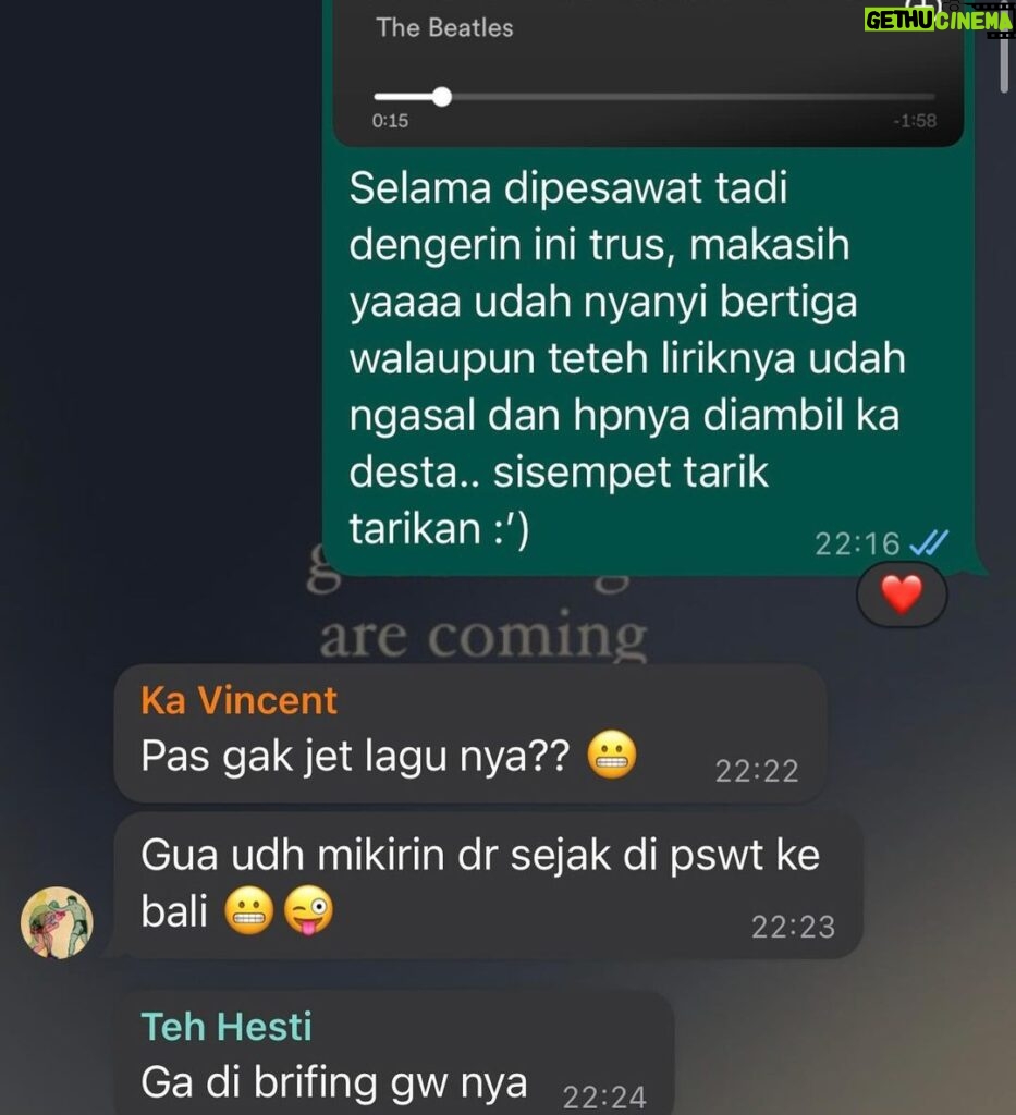 Enzy Storia Instagram - Kadang rezeki itu bukan cuma materi tapi juga sahabat yang akhirnya menjadi keluarga. Jadi next liburan kemana kita?🫣😌 *Hehe sekarang NZ udah ngga jadi nyamuk lagi biasanya sendirian :) *