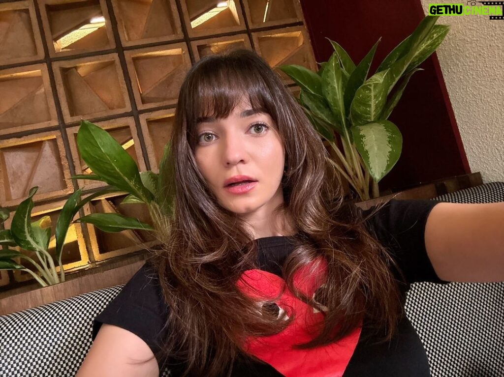 Enzy Storia Instagram - New bangs👀