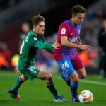 Eric García Instagram - Bon partit de tot l'equip en una gran nit al Camp Nou! Encarem una setmana important de la millor manera! Força Barça!💙❤️ Buen partido del equipo en una gran noche en el Camp Nou! Encaramos una semana muy importante de la mejor manera! Força Barça💙❤️ Spotify Camp Nou