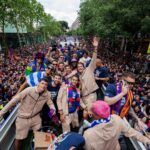 Eric García Instagram - Un dia inoblidable celebrant amb els culers per la ciutat de Barcelona. Visca el Barça!💙❤️