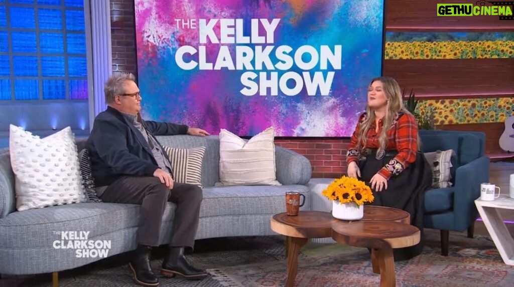 Eric Stonestreet Instagram - I’ll be on @kellyclarksonshow today talking about a lot of stuff, but mostly about #dominomasters on @foxtv. It premiers March 9.