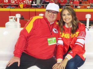 Eric Stonestreet Instagram - Happy birthday to my beautiful Lindsay! I only have eyes for you! ❤️❤️