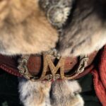 Eric Stonestreet Instagram - Here is a tiny sneak peek of The Mad Santa. @thesantaclauses season 2. @disneyplus 🎅🏻🎅🏻