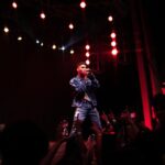 Erick Brian Colón Instagram - Ya extrañaba esto!! Gracias a todos los que fueron parte del #ToaLaNocheClubTour ❤️